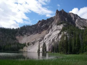 Hatchet-Lake-White-Cloud-Mountains-Idaho-TK